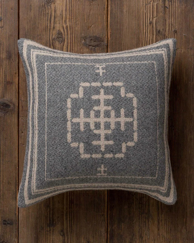 Mazing Pillow