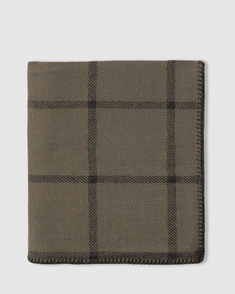 Graydon Throw