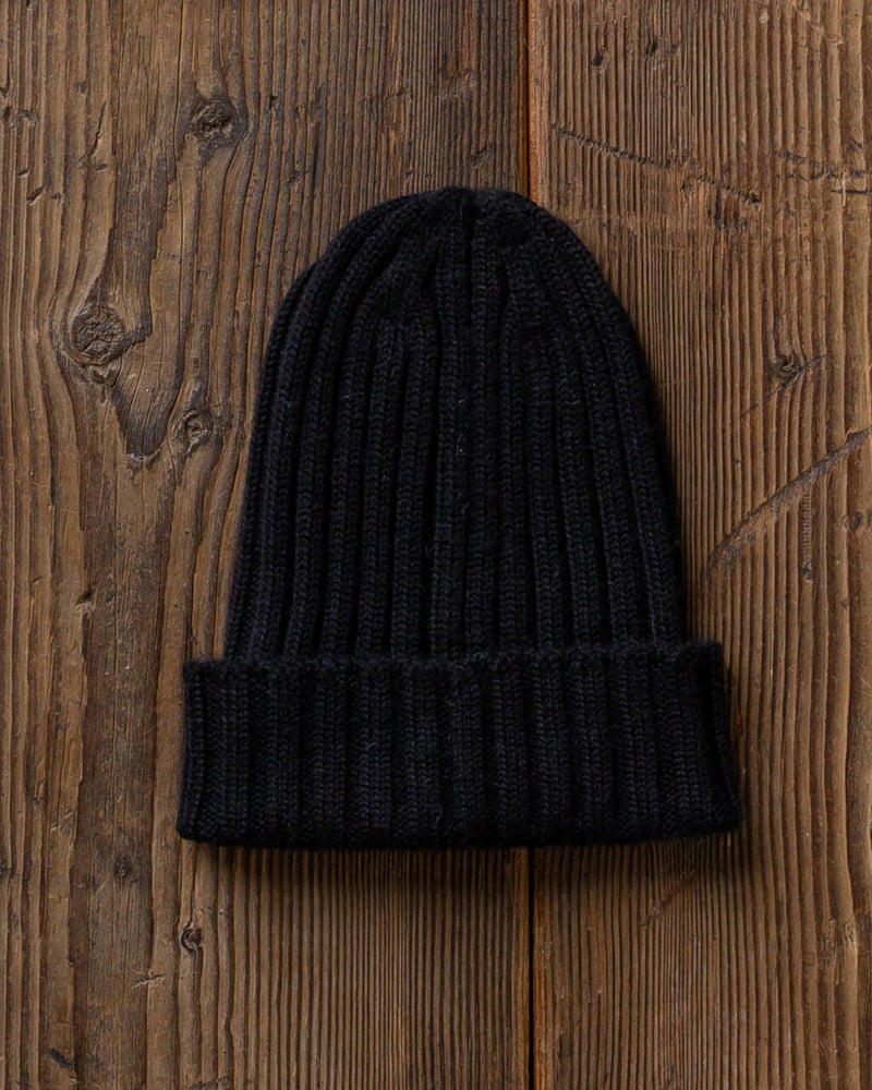 Alicia Adams Alpaca Mammoth Hat, alpaca hat, alpaca beanie hat, alpaca hat mens, alpaca vs cashmere, black baby alpaca beanie hat