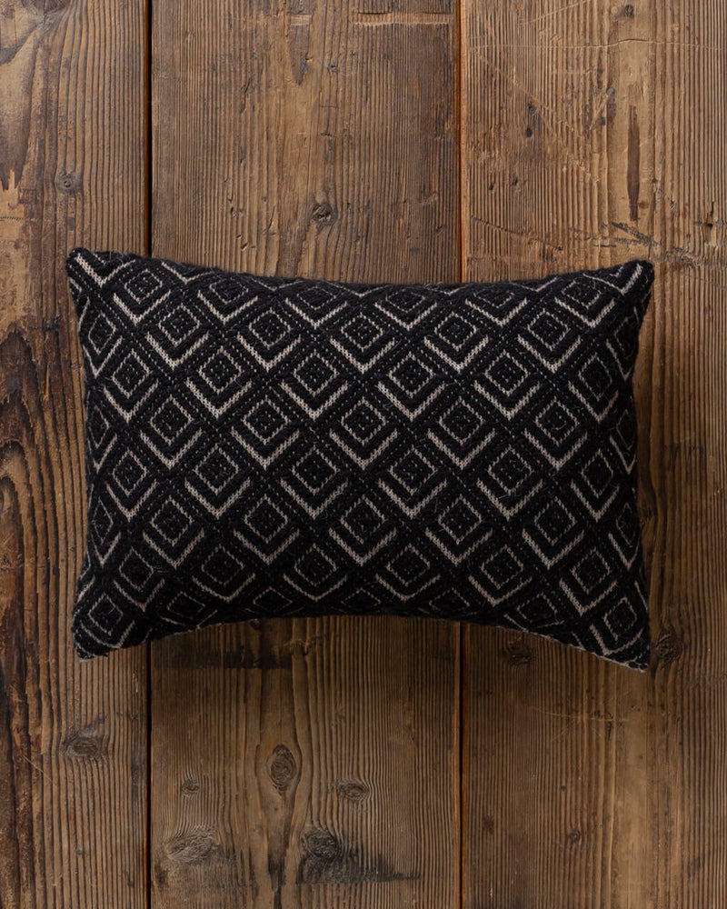 alicia adams alpaca mystic pillow, alpaca pillow, alpaca throw pillow, alpaca decorative pillow, alpaca vs cashmere, light taupe and black alpaca throw pillow