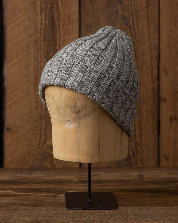 Alicia Adams Alpaca Mammoth Hat, alpaca hat, alpaca beanie hat, alpaca hat mens, alpaca vs cashmere, dark grey baby alpaca beanie hat