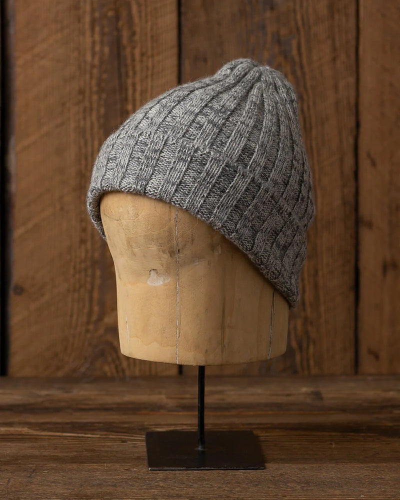 Alicia Adams Alpaca Mammoth Hat, alpaca hat, alpaca beanie hat, alpaca hat mens, alpaca vs cashmere, dark grey baby alpaca beanie hat