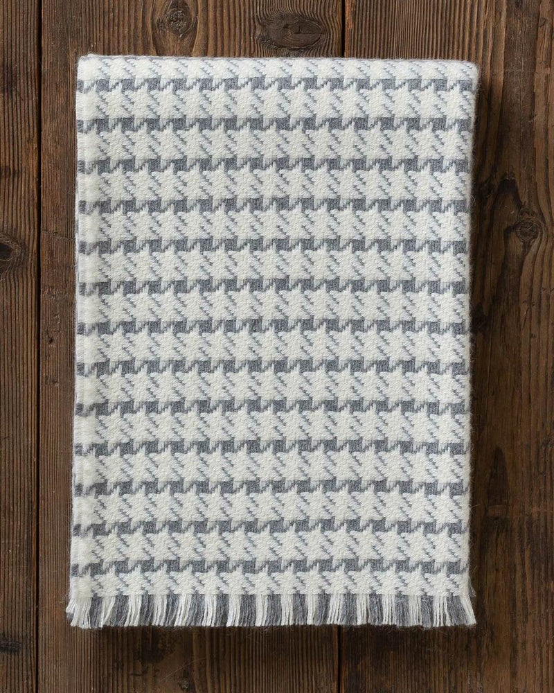 alicia adams alpaca kingston throw, alpaca blanket, alpaca throws and blankets, 100 alpaca blanket, houndstooth alpaca throw, dark grey alpaca throw